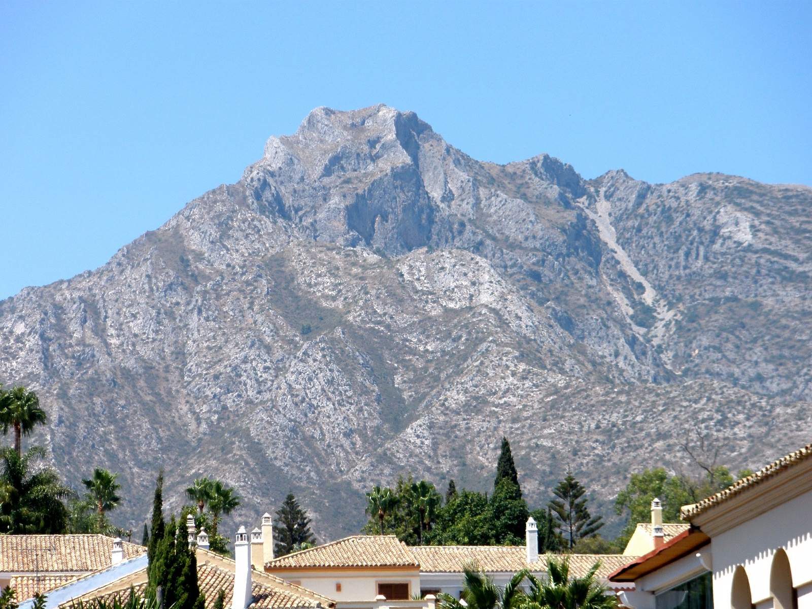 Sierra Blanca mountain and villa area